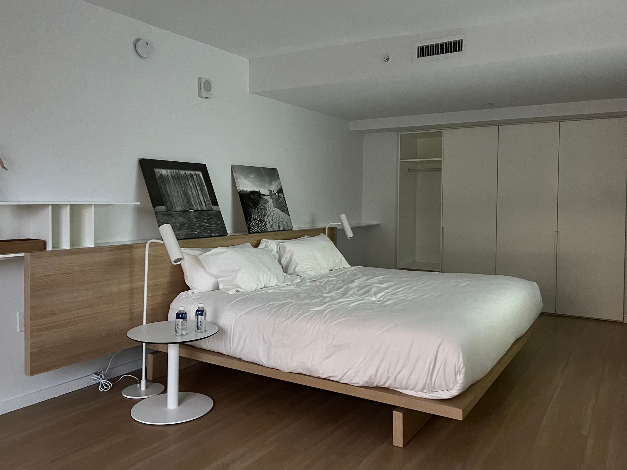 Ambiente de hospedagem contemporâneo